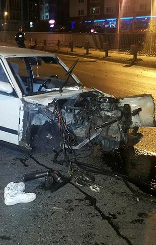 Son dakika: İstanbul Şişli'de otomobil bariyerlere çarptı: 1'i ağır 2 yaralı