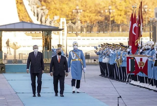 Macaristan Başbakanı Victor Orban Ankara'da! Başkan Erdoğan resmi törenle karşıladı-1