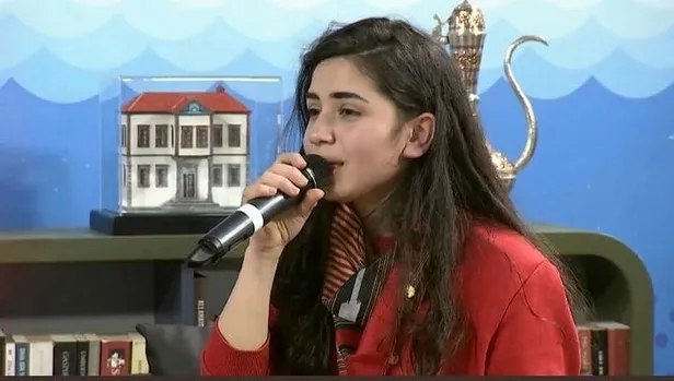 Heyamo adlı türküyü seslendiren Ceren Ece Öksüz, Başkan Erdoğan ile aralarında geçen diyaloğu anlattı-3