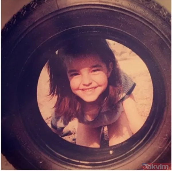 Gamze Özçelik, sosyal medyada da adından söz ettirmeye devam ediyor - 17