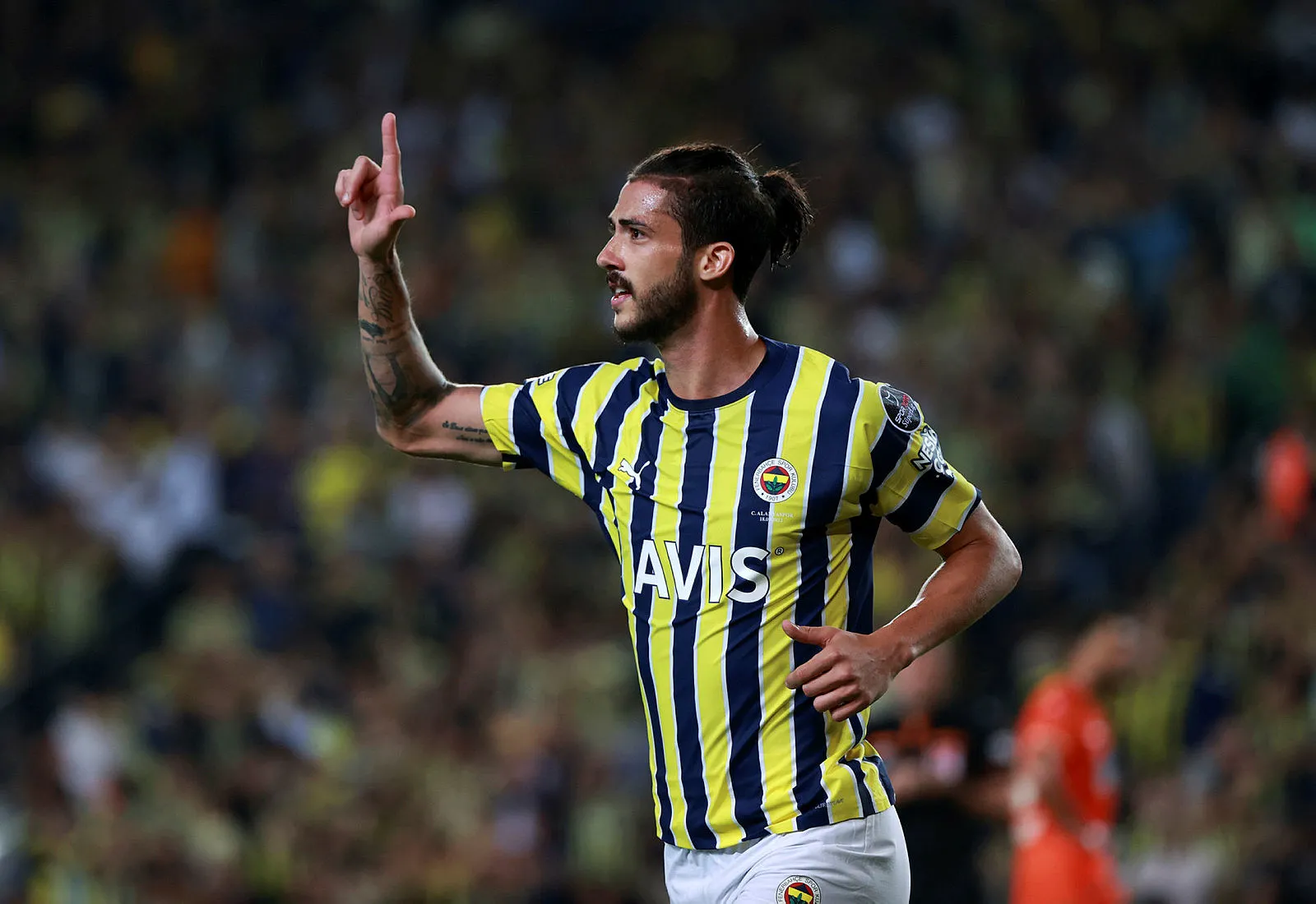 Fenerbahçe sil baştan! 14 isimle yollar ayrılıyor - 11