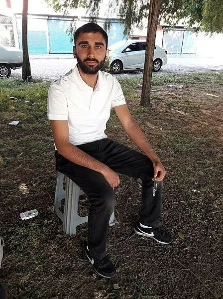 adanada-silahli-kavga-babasinin-yaninda-akrabasi-tarafindan-vuruldu-1654926633375.jpeg Adana'da silahlı kavga! Babasının yanında akrabası tarafından vuruldu-3