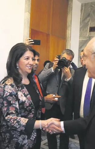 CHP'den HDP’ye mavi boncuk