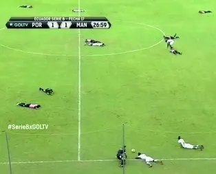 Ekvador’da Futbol maçını arılar bastı
