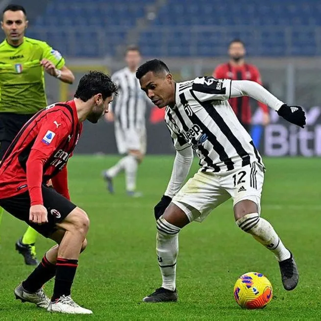 Süper Lig devlerinin Alex Sandro savaşı! Fenerbahçe ve Galatasaray menajeri ile masaya oturdu