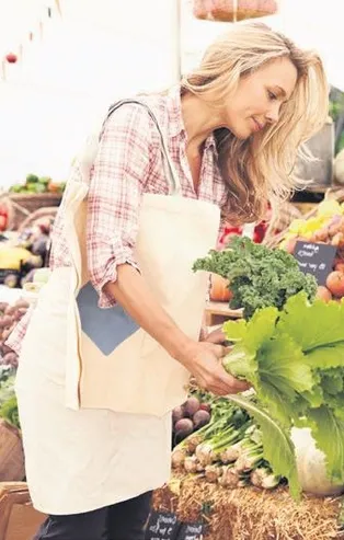 KDV oralarında yüzde 8'den 1'e indirilmesinin ardından semt pazarında indirimler başladı