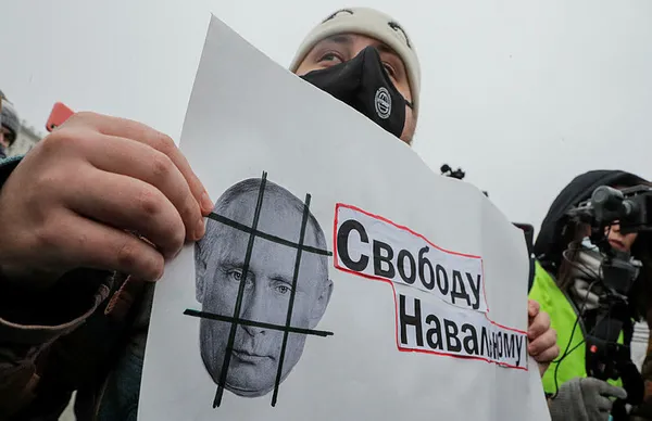 rusya-genelinde-muhalifler-aleksey-navalniyin-serbest-birakilmasi-icin-putine-karsi-protesto-gosterisi-duzenliyor-1611414825898.jpg