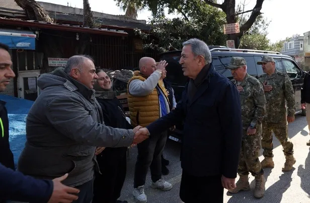 Milli Savunma Bakanı Hulusi Akar: "17 dakika içinde İnsani Yardım Tugayı'na 'hazır ol' emri verildi"-5
