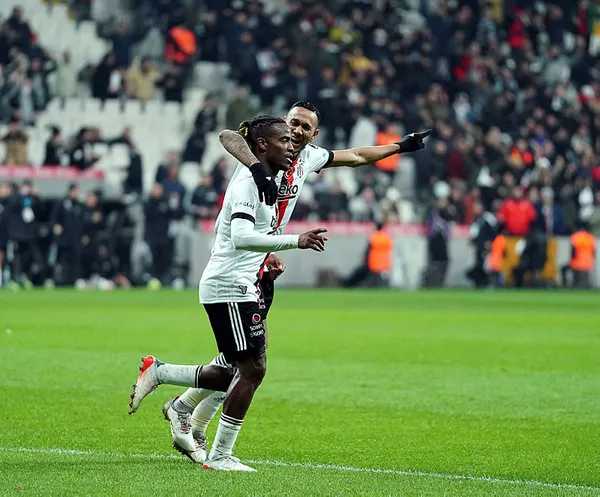 1642596081058.jpg Batshuayi'den Aboubakar performansı! Beşiktaş golcüsüyle uçuyor-4