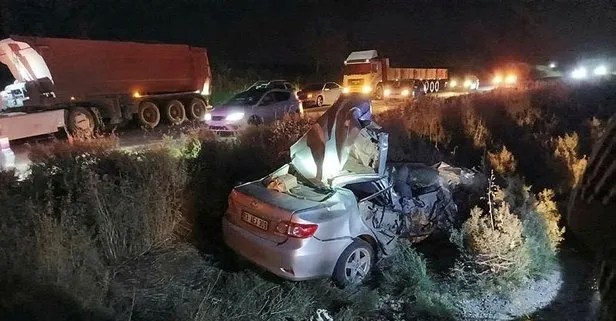 Diyarbakır’da feci kaza! Otomobil traktöre çarptı: Ölü ve yaralılar var