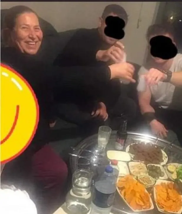 CHP’nin yoksul emekli kadın tiyatrosu! Evine ekmek alamıyor denilen kadının alkol sefasında fotoğrafları çıktı