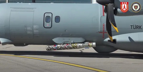 son-dakika-meltem-3-projesi-kapsaminda-gelistirilen-mavi-vatani-koruyacak-ilk-p-72-deniz-karakol-ucagi-teslim-edildi-1607685406373.jpg SON DAKİKA: Meltem-3 Projesi kapsamında geliştirilen Mavi Vatan'ı koruyacak ilk P-72 Deniz Karakol Uçağı teslim edildi-6