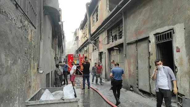 bayrampasada-cila-atolyesinde-korkutan-patlama-yaralilar-var-1624465523415.jpeg Bayrampaşa'da cila atölyesinde korkutan patlama! Yaralılar var-2