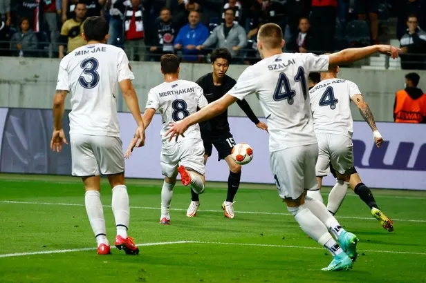 16-eylul-uefa-avrupa-ligi-fenerbahce-frankfurt-mac-sonucu-1-1-frankfurt-fenerbahce-mac-ozeti-golleri-onemli-anlari-1631827037505.jpg Frankfurt - Fenerbahçe maç özeti, golleri, önemli anları! 16 Eylül UEFA Avrupa Ligi Fenerbahçe-Frankfurt maç sonucu: 1-1!-5