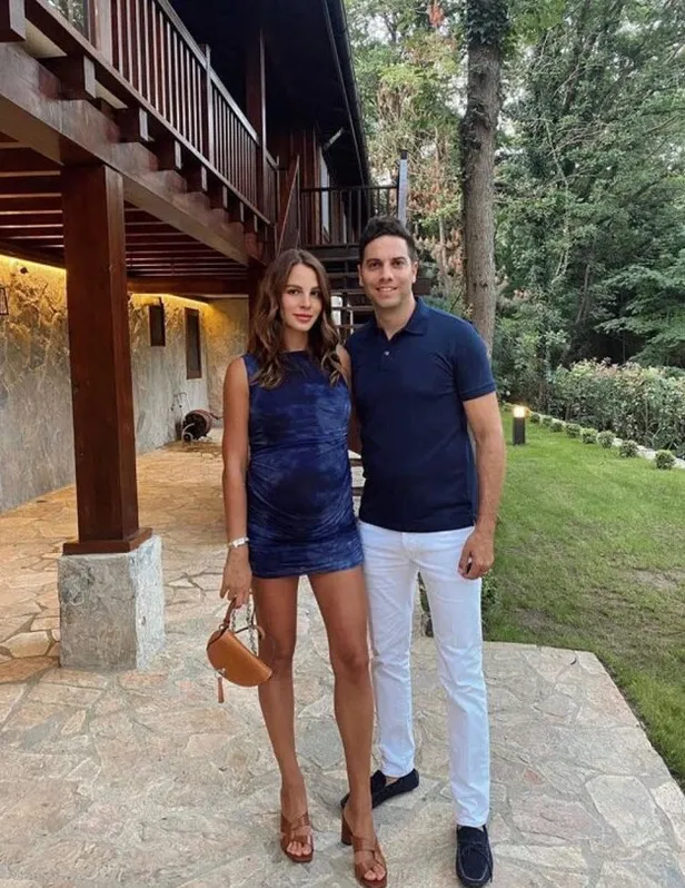 Hülya Koçyiğit'in torunu Aslışah Alkoçlar doğum yaptı paylaştı! Aslışah Alkoçlar ve eşi Kaan Demirağ merak edileni anında açıkladı-10