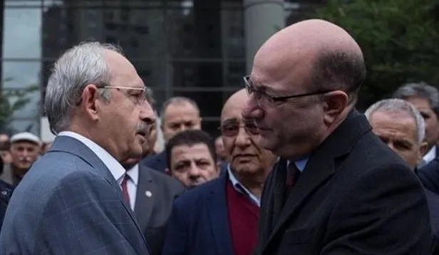 chpde-kemal-kilicdarogluna-baski-buyuyor-ilhan-cihanerden-dagiliriz-cikisi-1690973684770.jpeg CHP'de Kemal Kılıçdaroğlu'na baskı büyüyor! İlhan Cihaner'den 'dağılırız' çıkışı-3