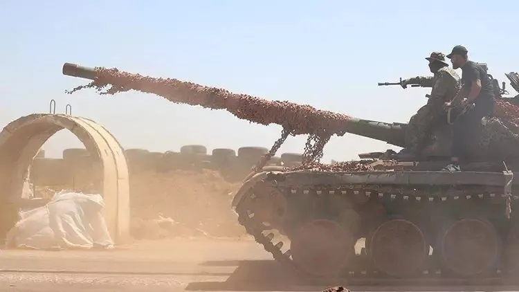 durziler-sama-biat-etti-suriye-ordusu-tank-top-tufekle-suveydaya-girdi-teror-devleti-israilden-hava-saldirisi-1752575225409.jpeg Suriye ordusu Dürzilerin yaşadığı Süveyda'ya girdi
