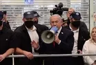 Netanyahu'ya hüsran! İsrail'de sandıklar kapanmadan AVM'de megafonla oy dilendi