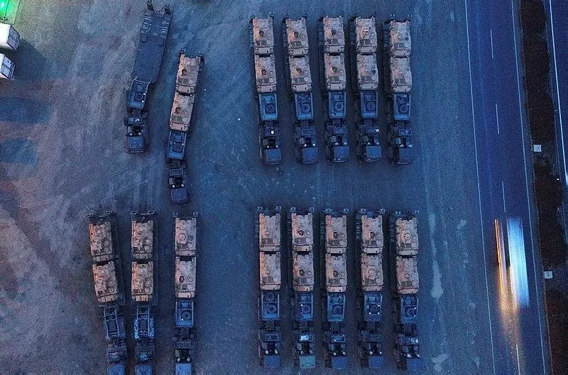 Afrin sınırına askeri sevkiyat sürüyor