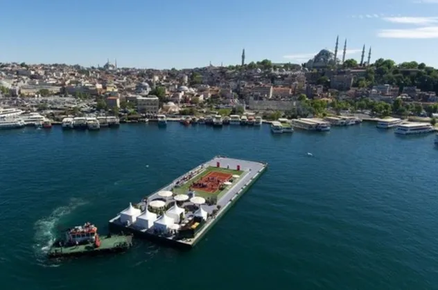 Bakan Varank'tan Ekrem İmamoğlu'na tepki: Çam ve Sakura Şehir Hastanesi'nin yolunu yapmaya para bulamayanlar yüzen tenis kortu yaptı!