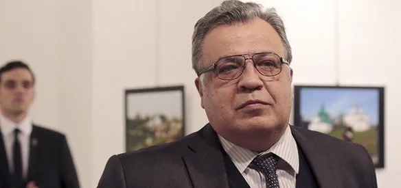Rusya'nın Ankara Büyükelçisi Andrey Karlov, polis memuru Mevlüt Mert Altıntaş tarafından silahla vurularak öldürüldü.