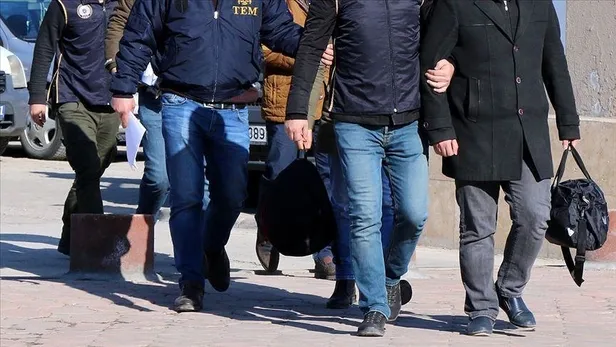 SON DAKİKA: İzmir'de FETÖ operasyonu: 132 şüpheli hakkında gözaltı kararı verildi-3