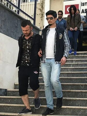 Fatih'teki internet kafede işlenen cinayet saniye saniye kamerada-1