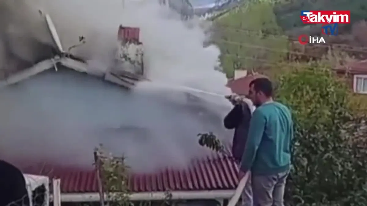 Alevlere teslim olan ev küle döndü