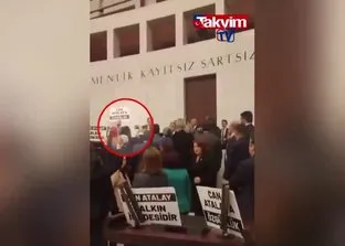 Meclis’te CHP Bartın Milletvekili Aysu Bankoğlu’ndan skandal hareket! Bekir Bozdağ’a Anayasa kitapçığını fırlattı: İşte o anlar