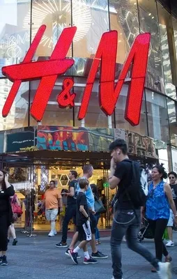 Dünyaca ünlü giyim markasından skandal ürün!