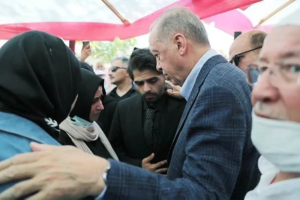Son dakika: Başkan Erdoğan Manisa'da Hakan Hilmi Füzun'un cenaze törenine katıldı-5