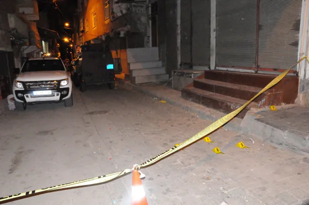 Sokak ortasında uzun namlulu silahlarla kavga-2