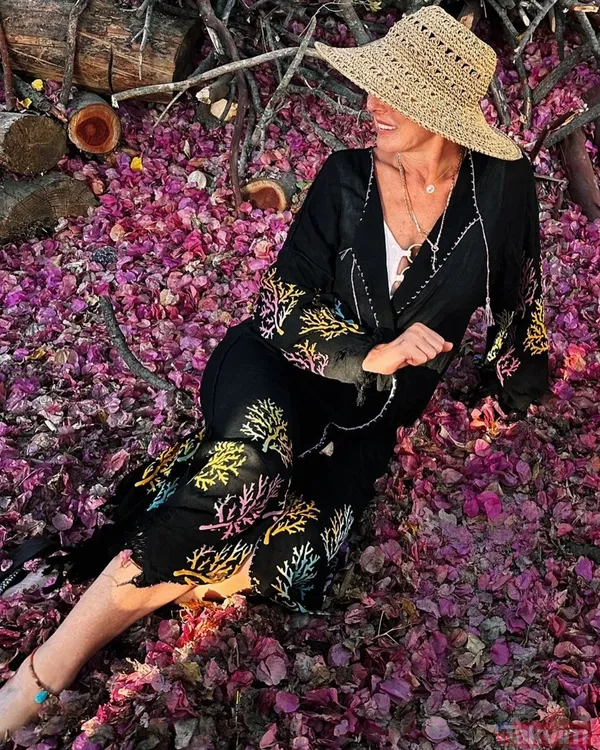 Bodrum pozları ortalığı salladı! Gurbetçi Şaban’ın yıldızı Müge Akyamaç’ın son halini gören inanamadı! Kemal Sunal’ın Bahar’ıydı... - 22