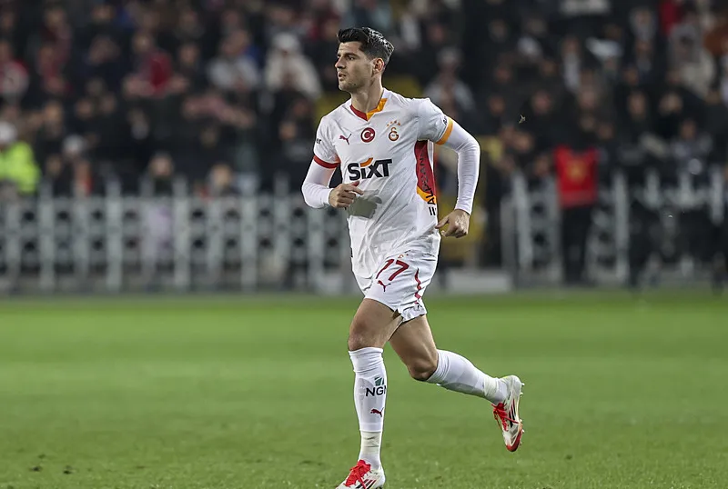 Alvaro Morata ilk kez sahada!