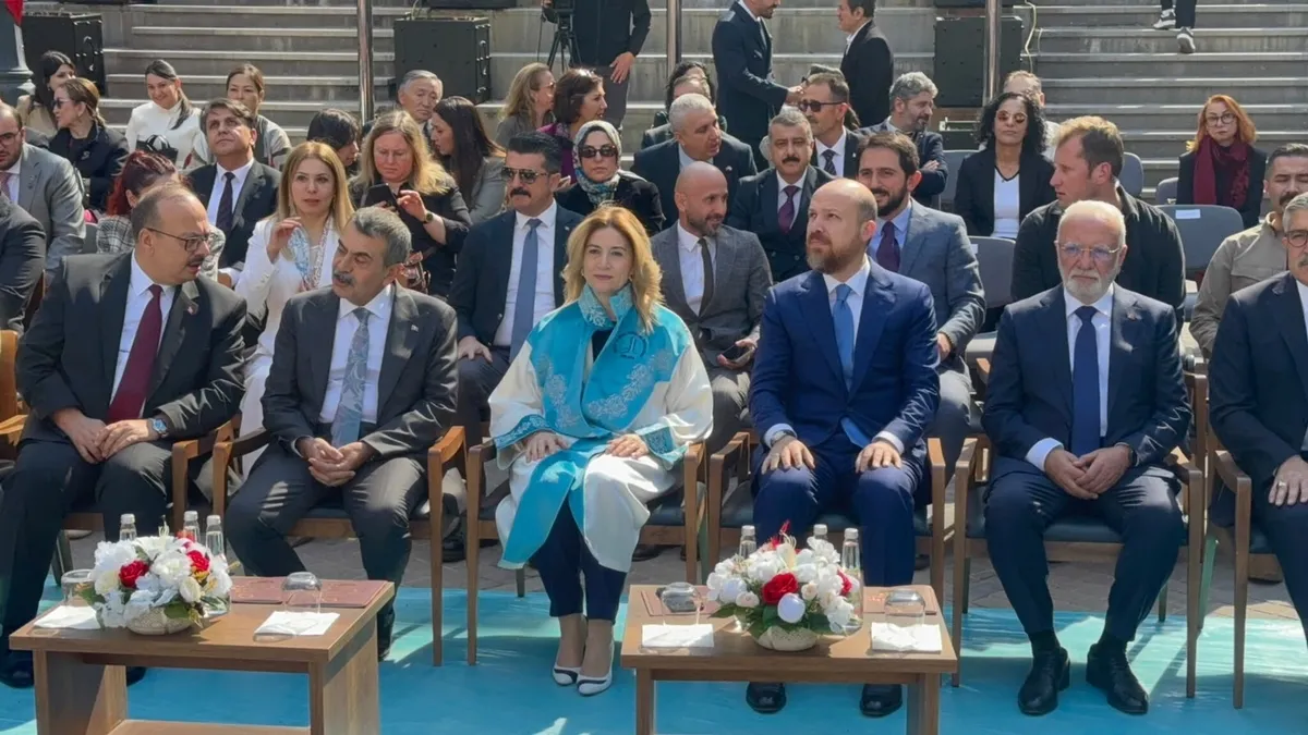 1791474891651.jpeg Bilal Erdoğan’dan kültür ve sanat eğitimi vurgusu: “Kendi kültürünü bilen insan, dünyaya söyleyecek sözü olan insandır”-5