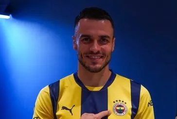 Filip Kostic imzayı attı