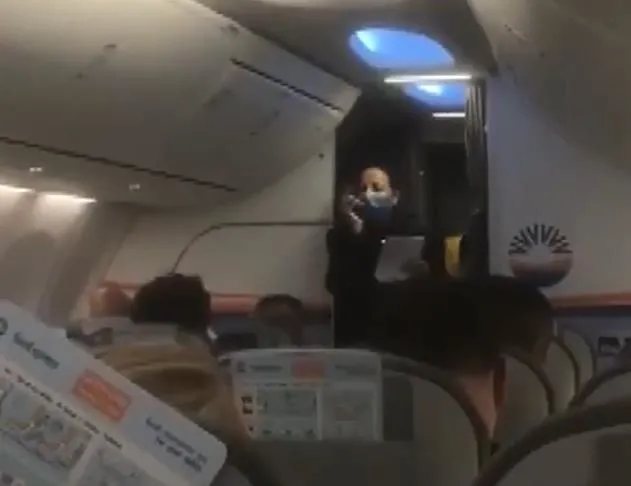 AKUT ekibine uçakta alkışlı karşılama