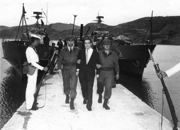 27-mayis-darbesi-nedir-27-mayis-1960-darbesi-kime-yapti-adnan-menderes-nasil-ve-neden-idam-edildi-27-mayis-dar-1653654503855.jpg 27 Mayıs Darbesi nedir? 27 Mayıs 1960 Darbesi kime yapıldı? Adnan Menderes nasıl ve neden idam edildi? 27 Mayıs Darbe bildirisi!-2