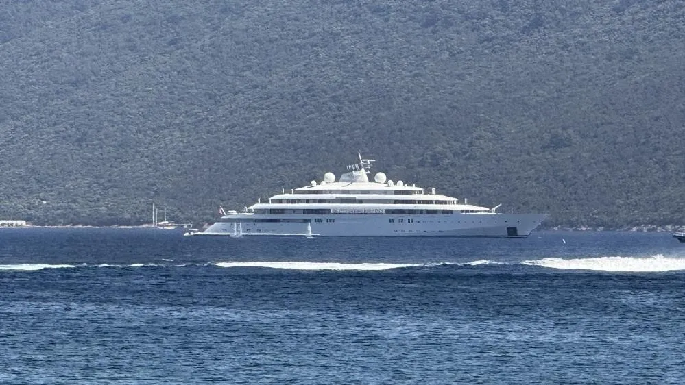 150-milyon-dolarlik-yuzen-saray-bodrumda-yillik-gideri-15-milyon-dolar-1782670927277.jpeg 150 milyon dolarlık yüzen saray Bodrum’da: Yıllık gideri 15 milyon dolar-2