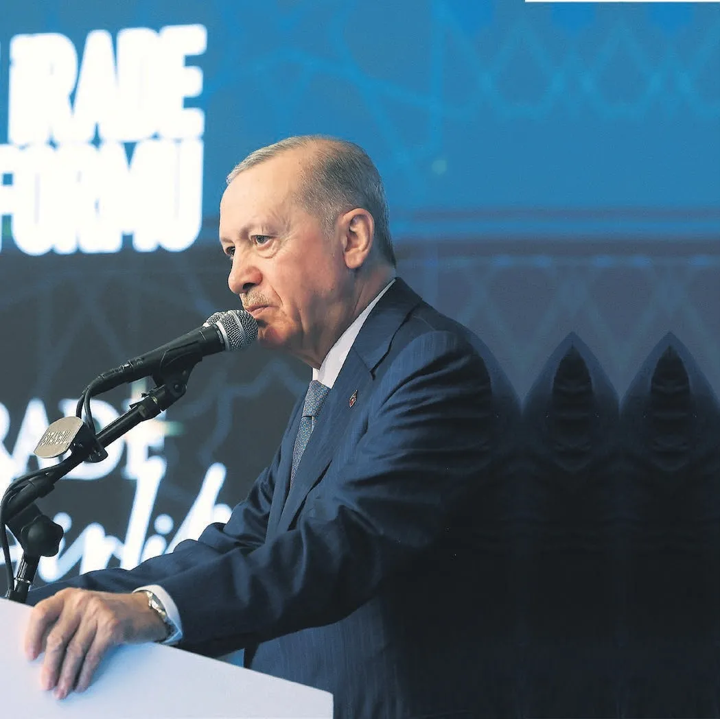 Siyasi Özgür Özel mandacılık talep ediyor