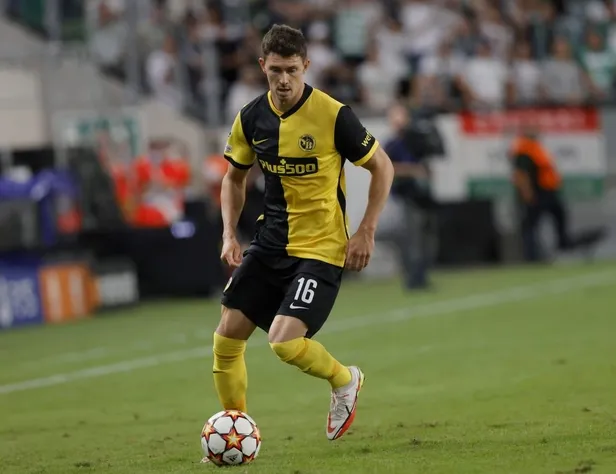 11deki-yerini-kaybettigi-icin-ayrilmayi-dusunen-serdar-dursuna-jesus-freni-1659397166386.jpeg 11’deki yerini kaybettiği için ayrılmayı düşünen Serdar Dursun'a Jesus freni-6