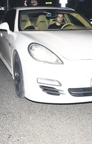 Sibel Can’ın oğlu Emir Aksüt çapkınlık turunda sobelendi