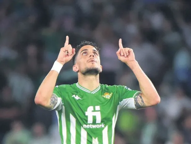 hatayspor-macinda-ters-dusme-sonrasi-kolunda-kirik-olusan-edin-viscanin-sakatligi-cok-buyuk-bir-sok-etkisi-yar-1660428355315.jpeg Hatayspor maçında ters düşme sonrası kolunda kırık oluşan Edin Visca’nın sakatlığı çok büyük bir şok etkisi yarattı-2