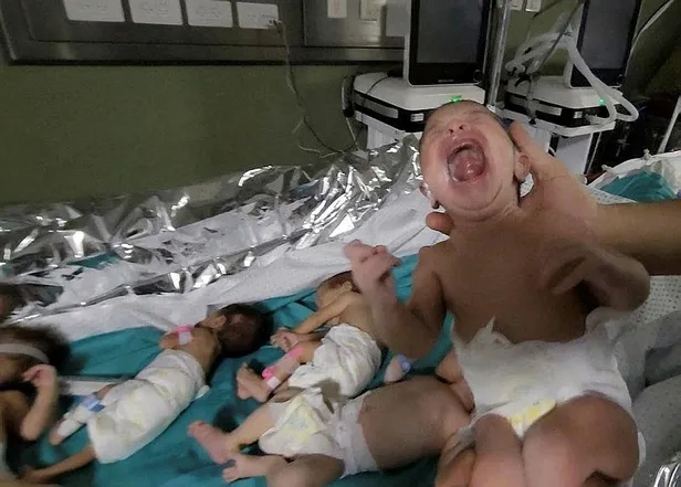 sifa-hastanesine-yapilan-baskinla-ovunen-eli-kanli-netanyahunun-hamas-ile-catistik-yalani-kisa-surdu-1700072514167.jpeg Şifa Hastanesi'ne yapılan baskınla övünen eli kanlı Netanyahu'nun "Hamas ile çatıştık" yalanı kısa sürdü-2