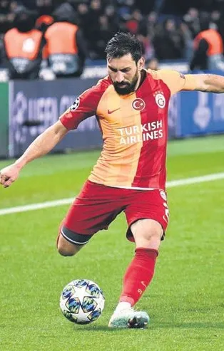 Şener Özbayraklı'nın şansı çok az