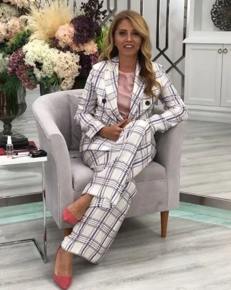 Esra Erol'daki dişli avukat Hülya Kuran'ın eşi oğlu kızı maaile hukukçu! Meğer oğlu da atv Esra Erol'daymış kimmiş bir bakın-2