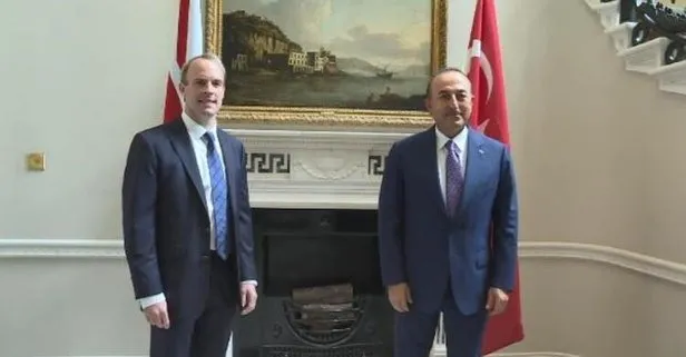Bakan Çavuşoğlu İngiliz mevkiidaşı Raab ile görüştü