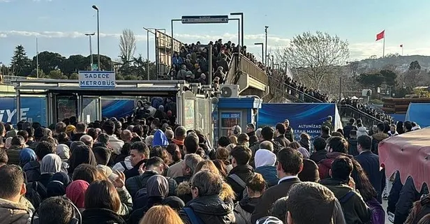 İstanbul’da yine metrobüs arızası! Duraklarda yoğunluk oluştu vatandaşlar yürümekte güçlük çekti