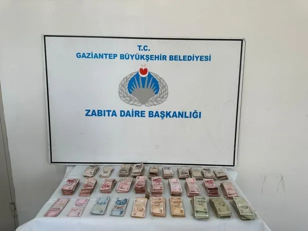 dilencinin-uzerinden-neler-cikti-neler-gorenler-sasirdi-1686744302894.jpeg Dilencinin üzerinden neler çıktı neler... Görenler şaşırdı-2