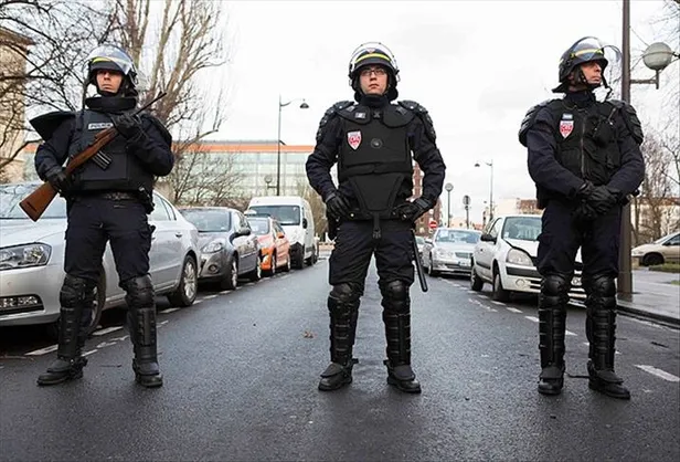 fransiz-polisinin-goz-gore-gore-carpmisti-turk-gencin-beyin-olumu-gerceklesti-1694179771716.jpg
